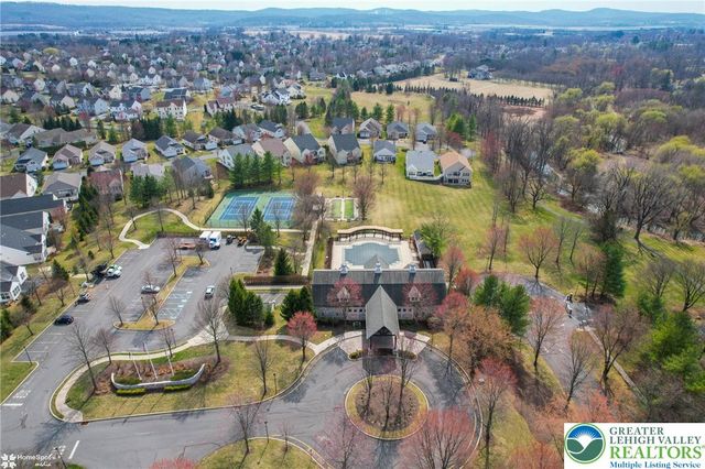 2064 Kingsview Road, Lower Macungie Twp, PA 18062