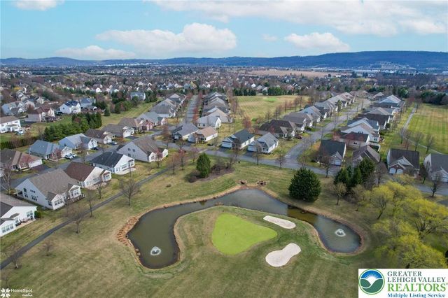 2064 Kingsview Road, Lower Macungie Twp, PA 18062