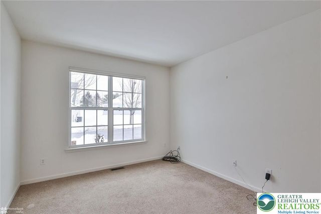 2064 Kingsview Road, Lower Macungie Twp, PA 18062