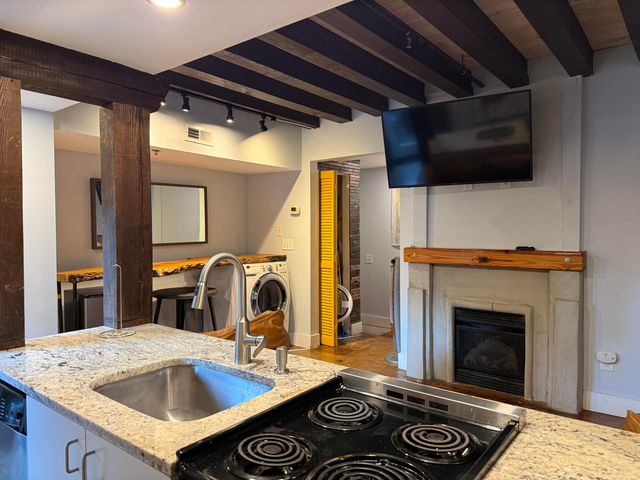2 Francis Unit A, Charleston, SC 29403