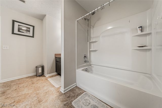 9094 Franklin Drive, North Ridgeville, OH 44039