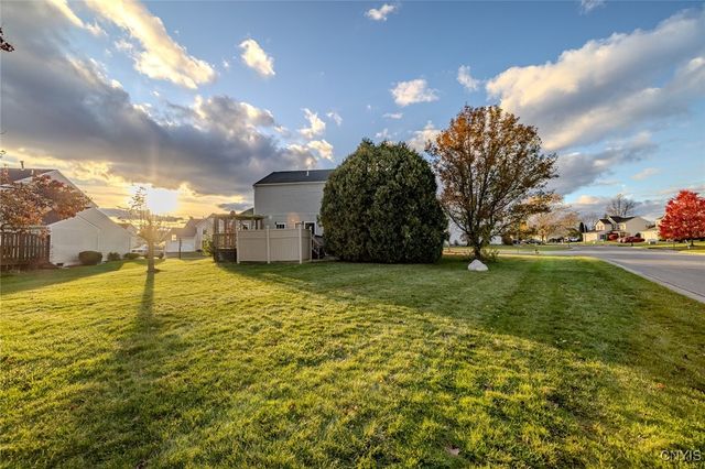 5101 Old Barn Road, Clay, NY 13041