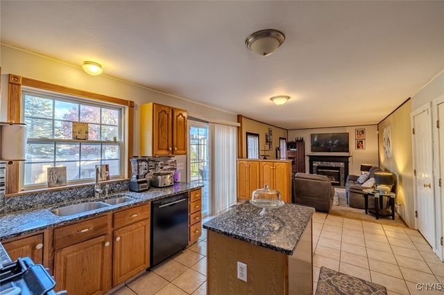 5101 Old Barn Road, Clay, NY 13041