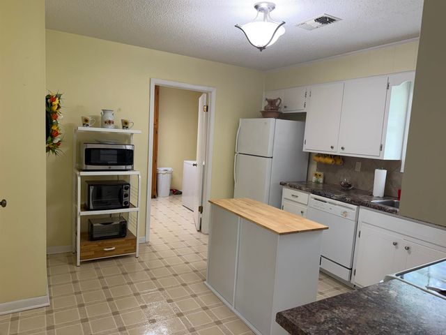 20 Independence, White Hall, AR 71602