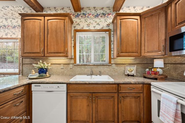 8378 N Uplands DR, Hayden, ID 83835
