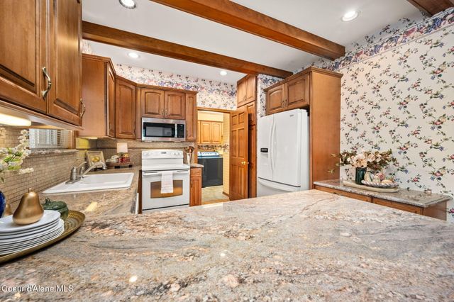 8378 N Uplands DR, Hayden, ID 83835