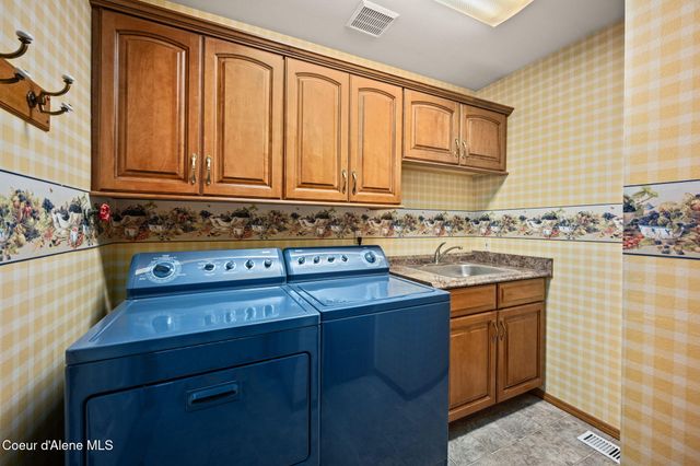 8378 N Uplands DR, Hayden, ID 83835