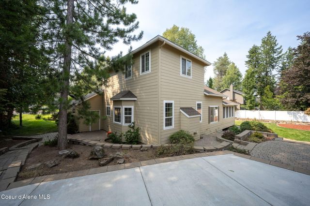 8378 N Uplands DR, Hayden, ID 83835