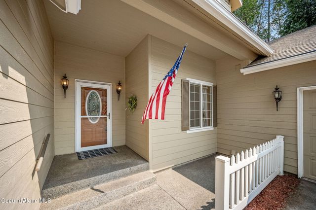 8378 N Uplands DR, Hayden, ID 83835