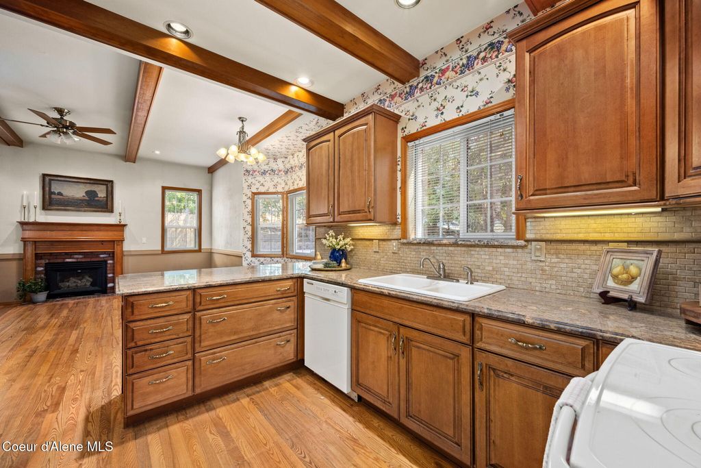 8378 N Uplands DR, Hayden, ID 83835 photo 4