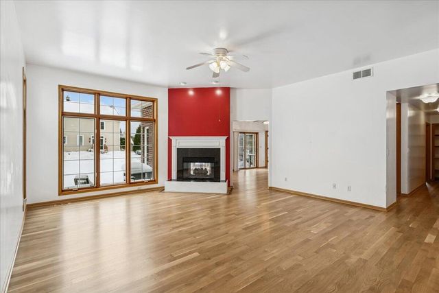 11571 41st AVENUE, Pleasant Prairie, WI 53158