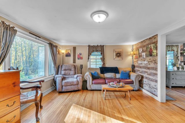 1282 Calais Road, Marshfield, VT 05658