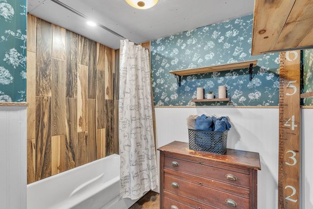 1282 Calais Road, Marshfield, VT 05658