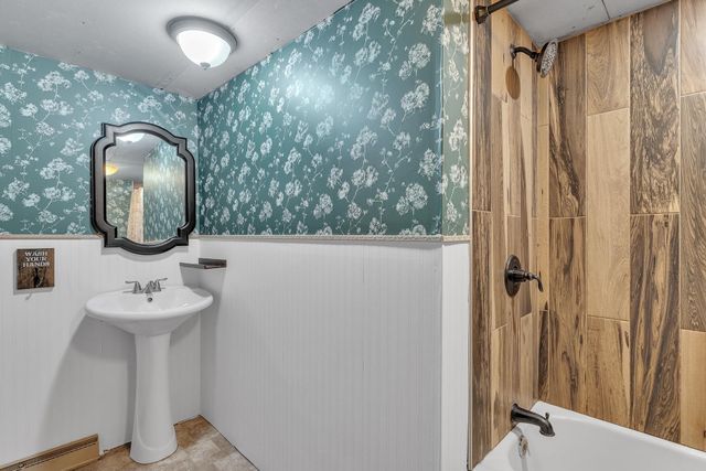 1282 Calais Road, Marshfield, VT 05658