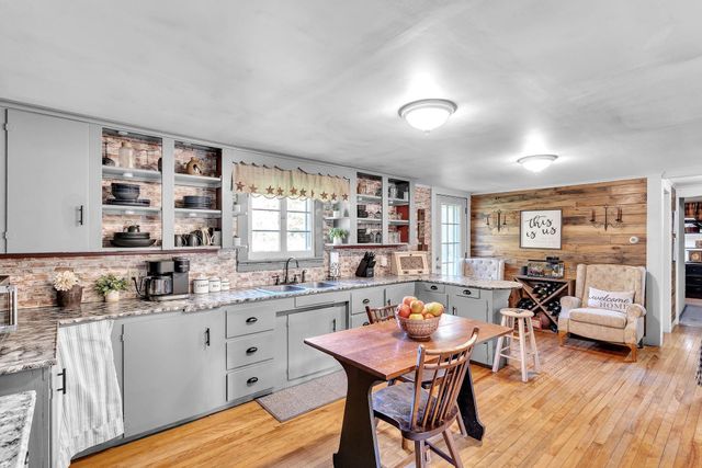 1282 Calais Road, Marshfield, VT 05658