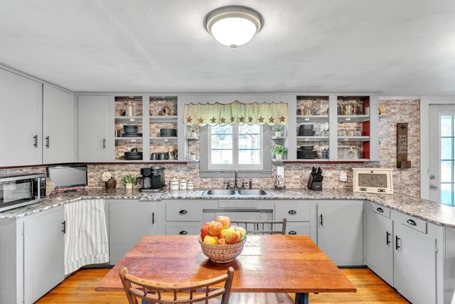 1282 Calais Road, Marshfield, VT 05658