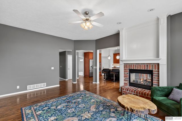 13811 S 41st Street, Bellevue, NE 68123