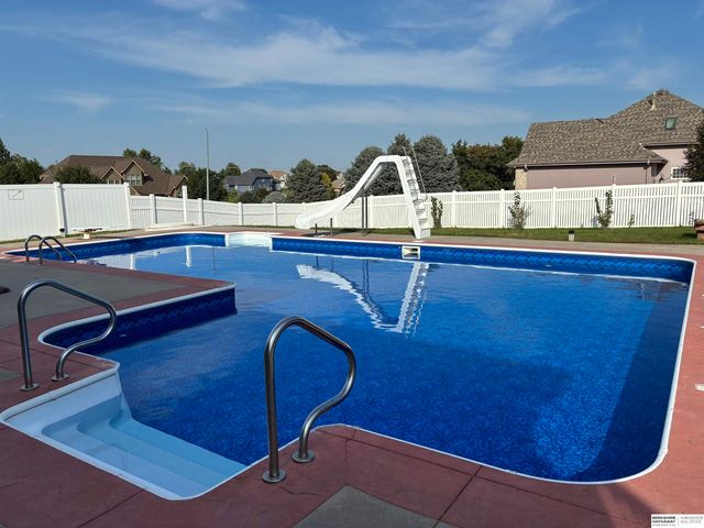 13811 S 41st Street, Bellevue, NE 68123