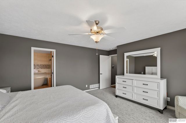 13811 S 41st Street, Bellevue, NE 68123