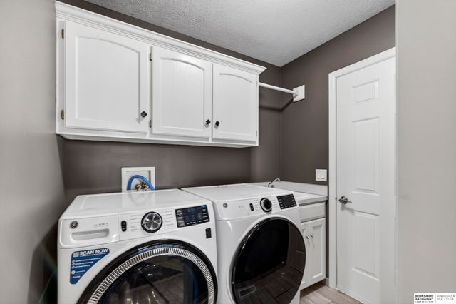 13811 S 41st Street, Bellevue, NE 68123