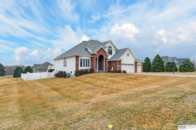 13811 S 41st Street, Bellevue, NE 68123