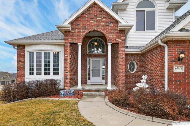 13811 S 41st Street, Bellevue, NE 68123