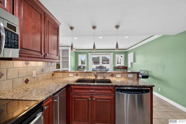 13811 S 41st Street, Bellevue, NE 68123