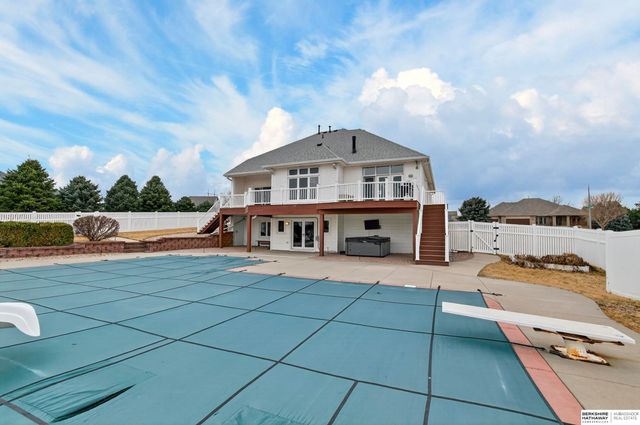 13811 S 41st Street, Bellevue, NE 68123