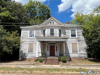 17 Corling St, Petersburg, VA 23803