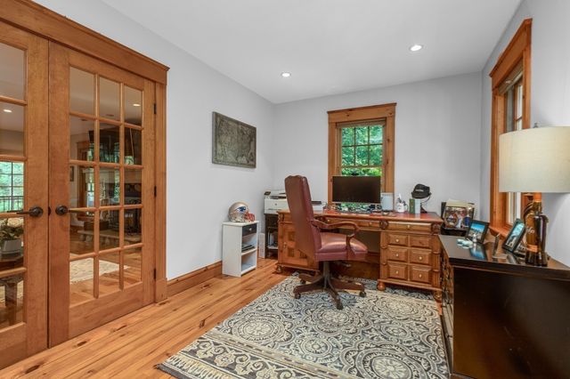 3 Lealand Peck Dr, Wrentham, MA 02093