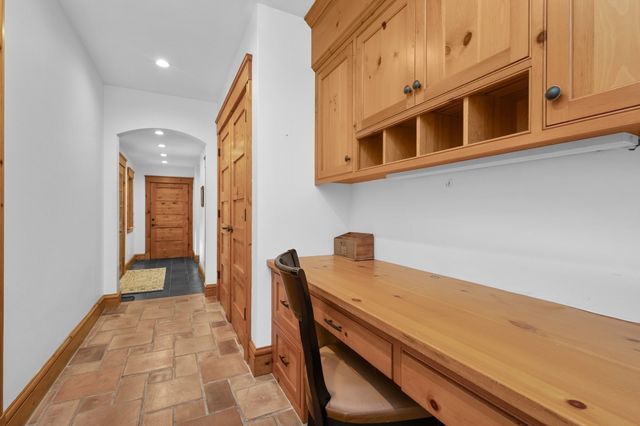 3 Lealand Peck Dr, Wrentham, MA 02093