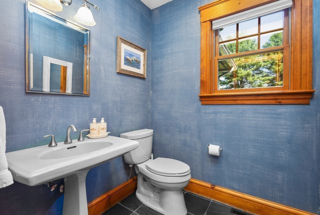 3 Lealand Peck Dr, Wrentham, MA 02093
