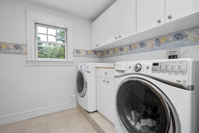 3 Lealand Peck Dr, Wrentham, MA 02093