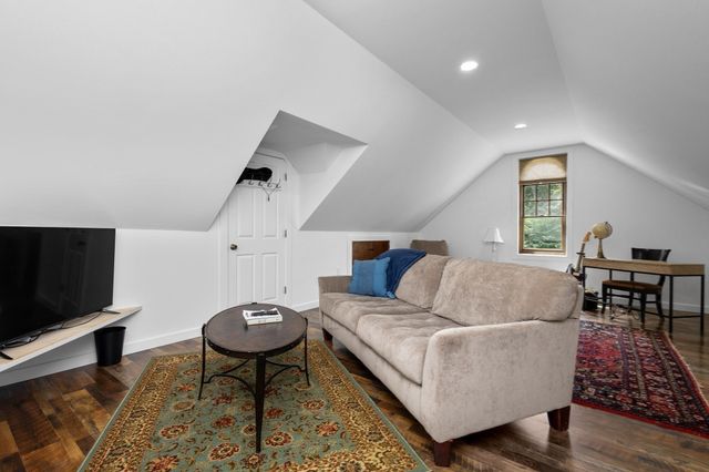 3 Lealand Peck Dr, Wrentham, MA 02093
