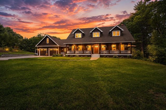 3 Lealand Peck Dr, Wrentham, MA 02093