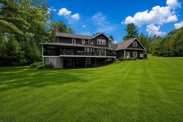3 Lealand Peck Dr, Wrentham, MA 02093