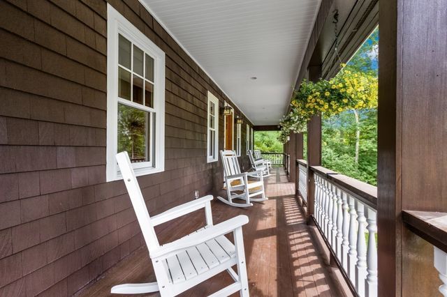 3 Lealand Peck Dr, Wrentham, MA 02093