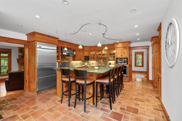 3 Lealand Peck Dr, Wrentham, MA 02093