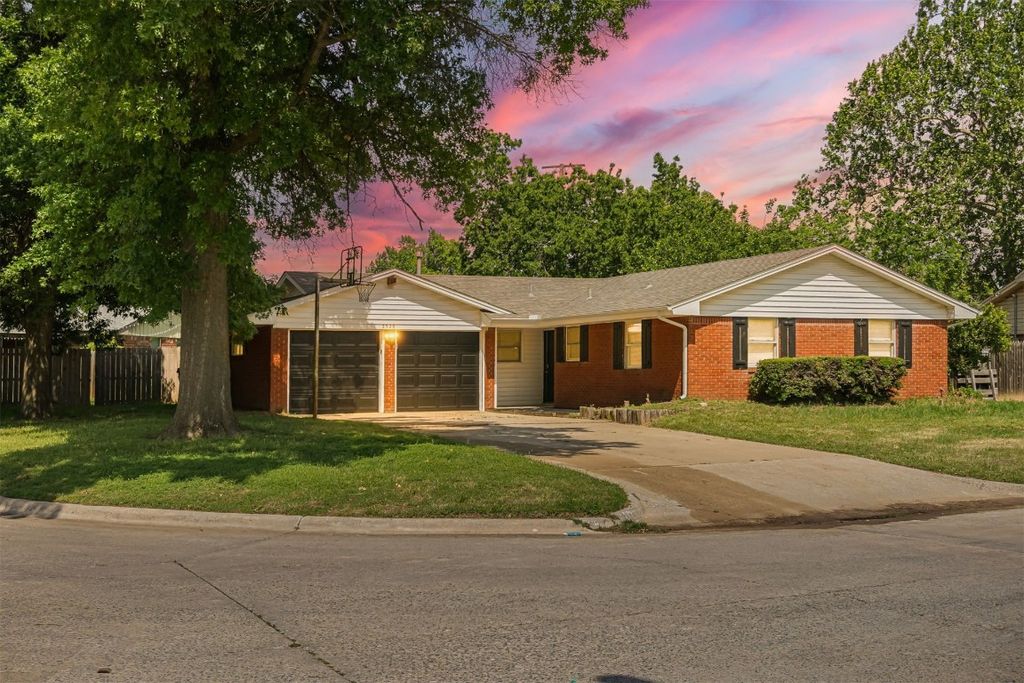 2528 Oakridge Drive, Bethany, OK 73008