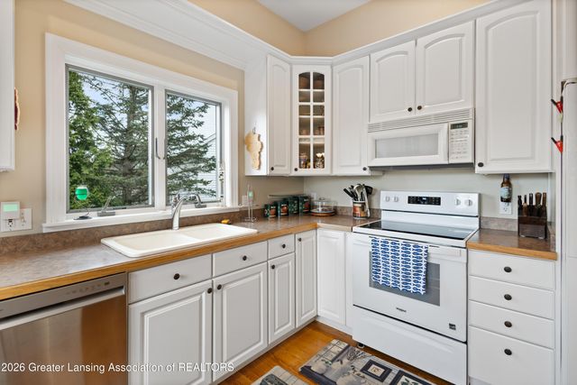 6710 White Clover Drive, East Lansing, MI 48823