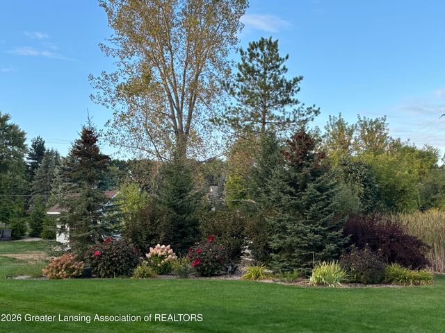 6710 White Clover Drive, East Lansing, MI 48823