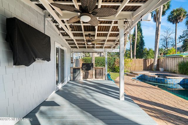 370 10TH Street, Atlantic Beach, FL 32233