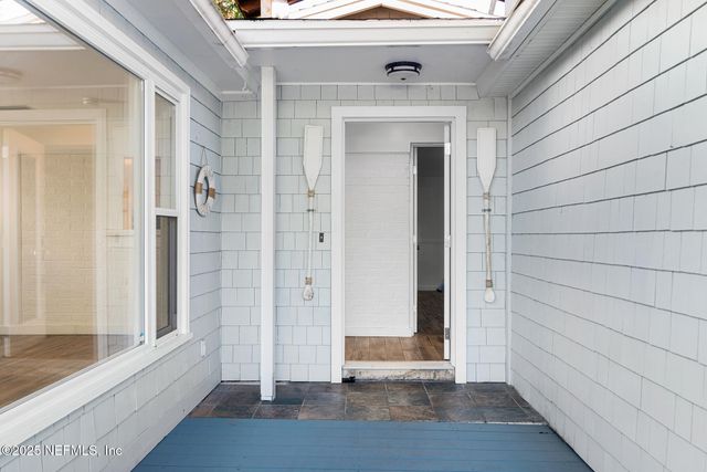 370 10TH Street, Atlantic Beach, FL 32233