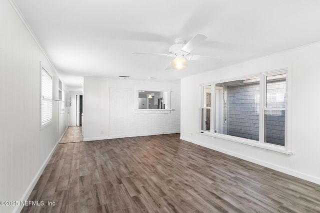 370 10TH Street, Atlantic Beach, FL 32233