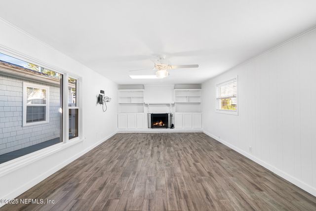 370 10TH Street, Atlantic Beach, FL 32233