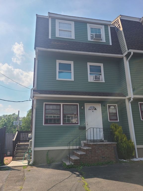 45 Rowland St 45, Marblehead, MA 01945