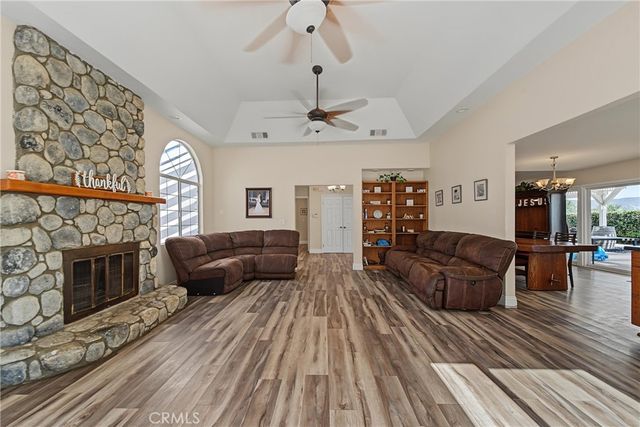 36493 Summitville, Temecula, CA 92592