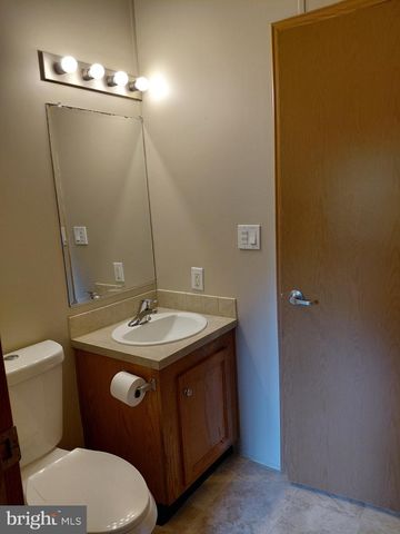 216 HIGH POINT LN, Coatesville, PA 19320