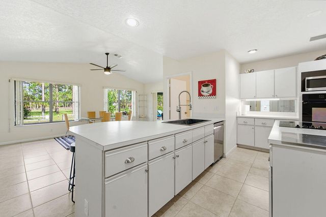 5562 Reynolds Road, Lake Worth, FL 33449