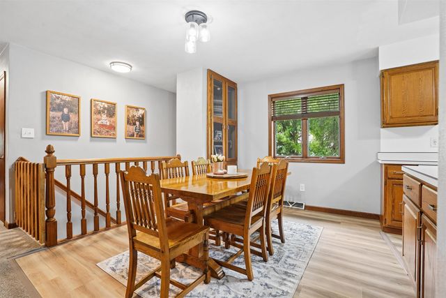 829 Maucker Road, Cedar Falls, IA 50613